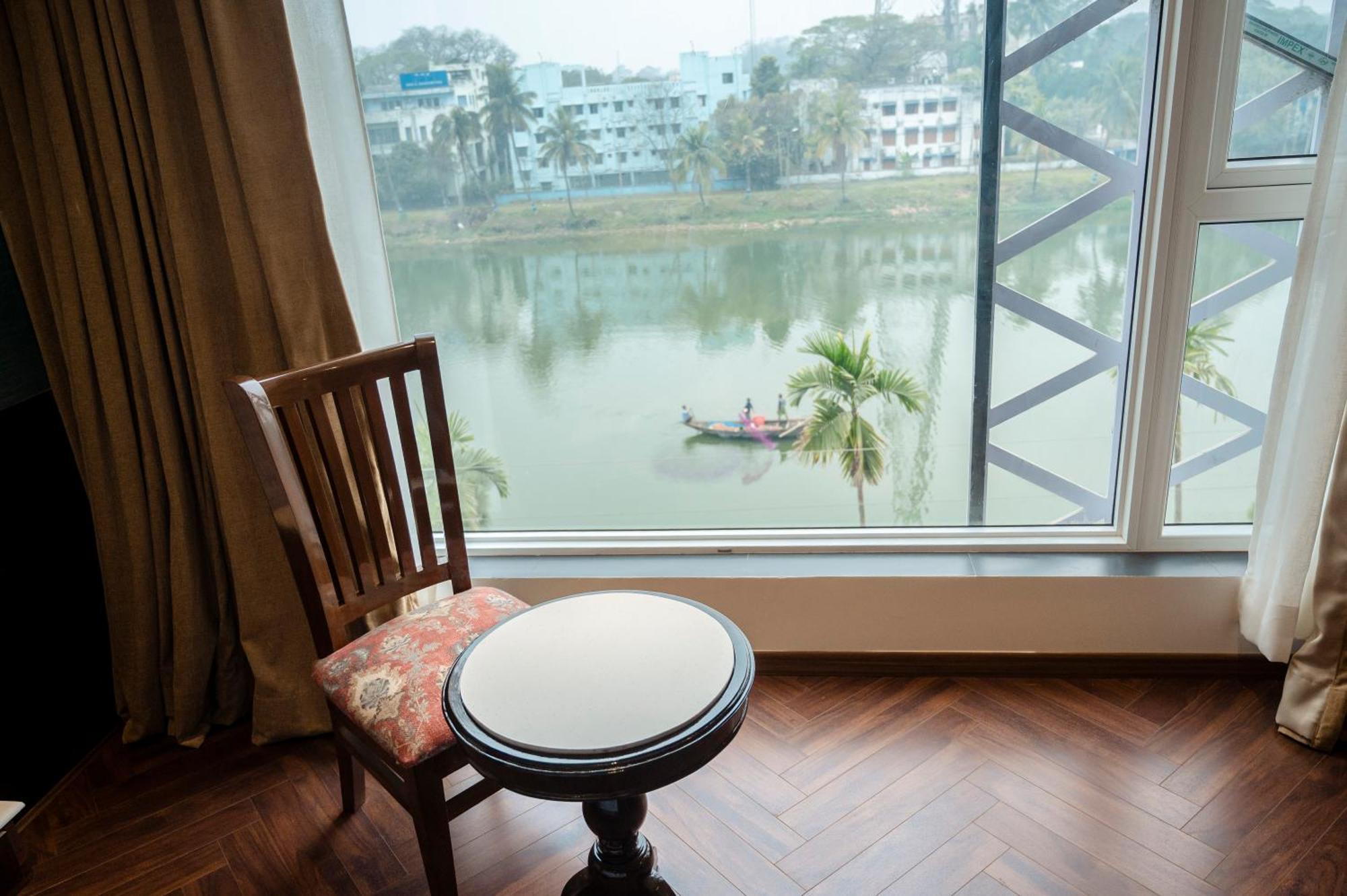 Baharampur Hotel Lake View מראה חיצוני תמונה