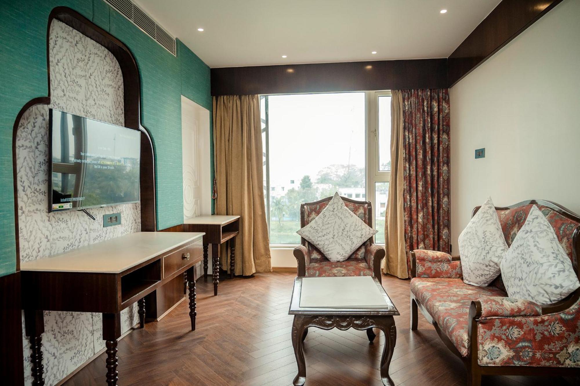 Baharampur Hotel Lake View מראה חיצוני תמונה